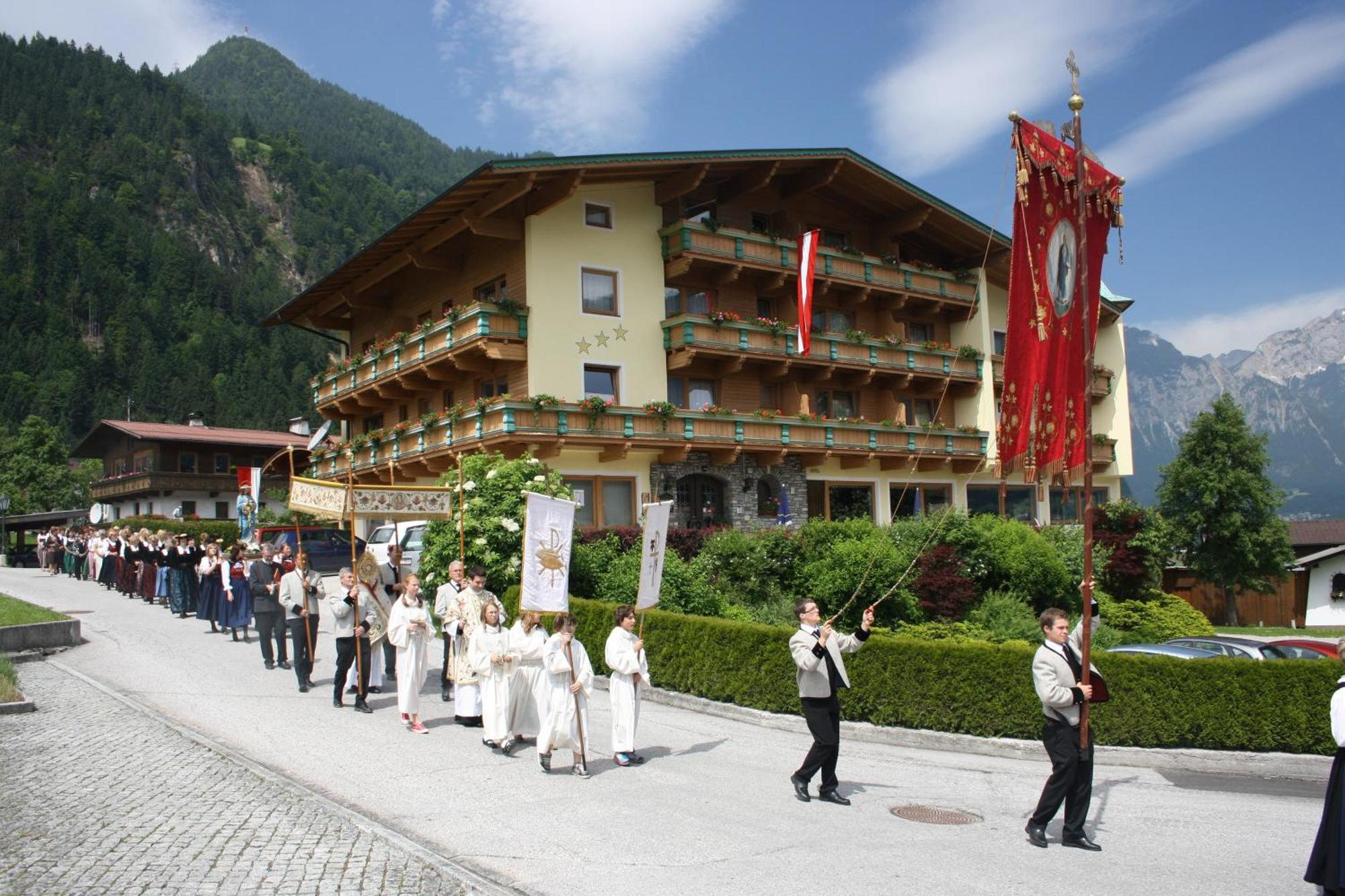Hotel Gasthof Jaeger Zillertal Schlitters Exterior photo