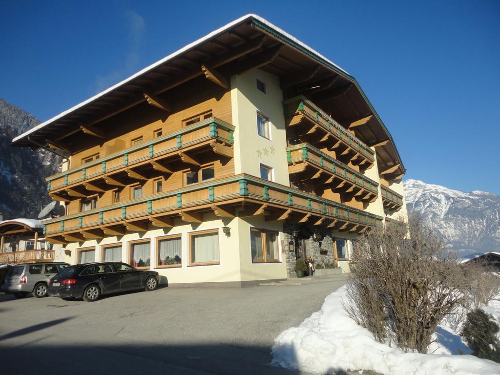 Hotel Gasthof Jaeger Zillertal Schlitters Exterior photo