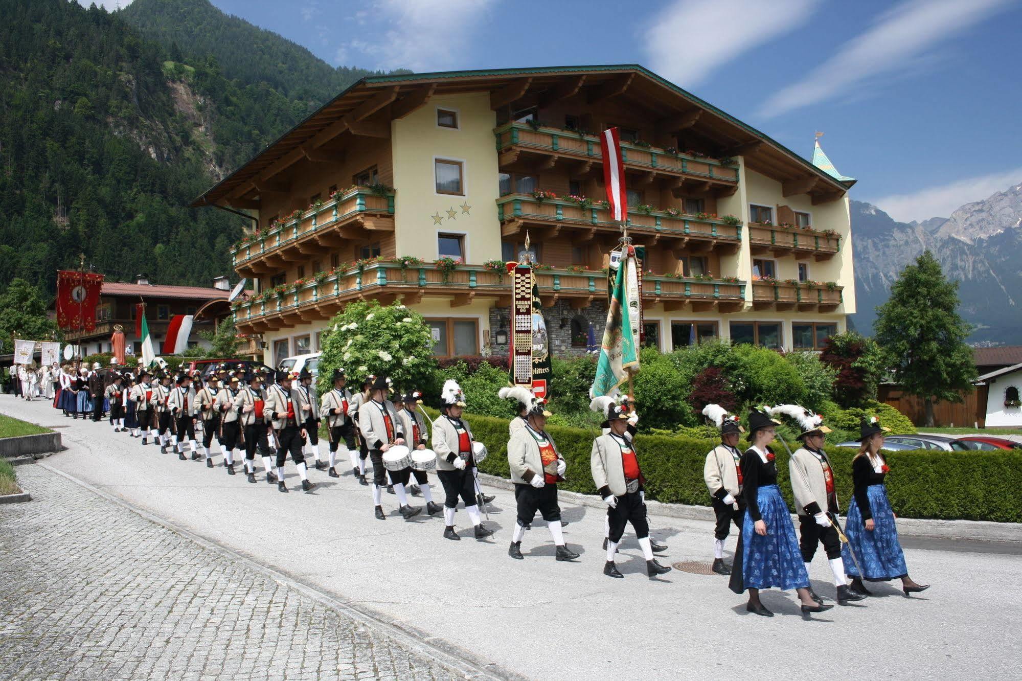 Hotel Gasthof Jaeger Zillertal Schlitters Exterior photo
