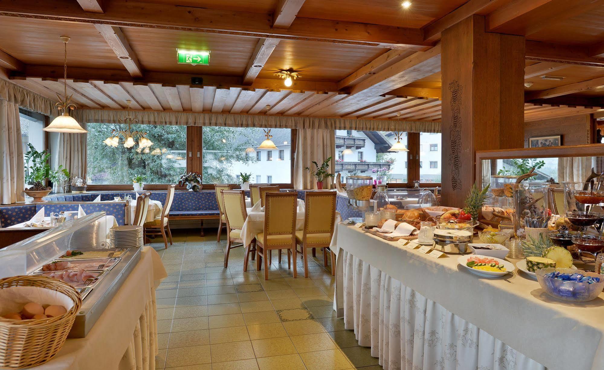 Hotel Gasthof Jaeger Zillertal Schlitters Exterior photo