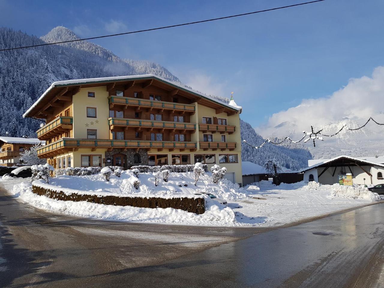 Hotel Gasthof Jaeger Zillertal Schlitters Exterior photo