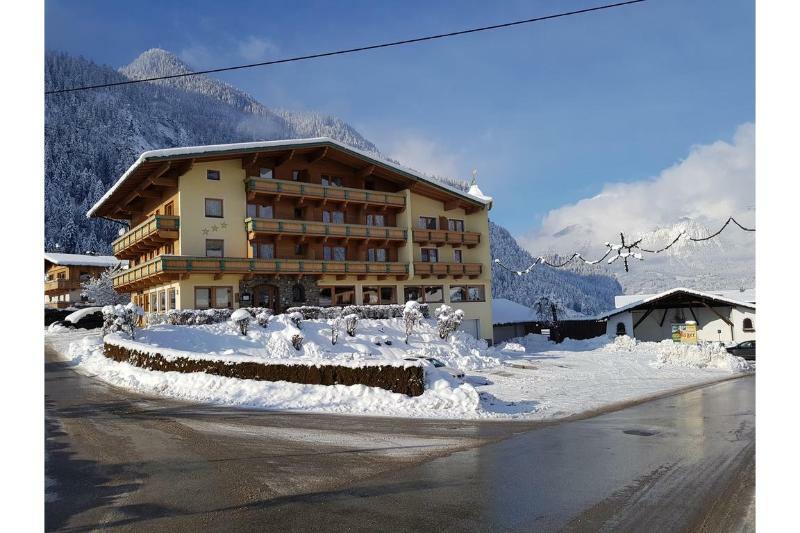 Hotel Gasthof Jaeger Zillertal Schlitters Exterior photo